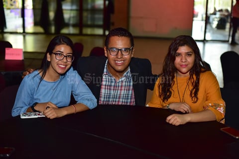 17062018 AMIGOS.  Alejandra, José Alfredo y Karla.