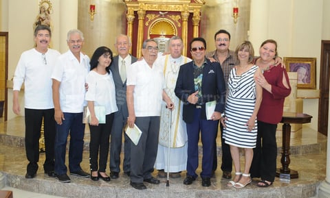 18062018 CELEBRAN ANIVERSARIO.  Ex alumnos de la primera generación de la UANE: Dolores Quintanilla Rodríguez, Hilde Oviedo Moosbrugger, Ana Luisa Villarreal Zamora, Jesús Salas Campa, Javier Monroy González, Manuel Flores Padilla, José de Jesus Centeno Herrera, José Olvera Ramírez, José Mota García, Jorge Romo Jáuregui, Ignacio Salcido Esparza, Alejandro Samia Veloz, (+) Catalina Valdez Ramírez, (+) Jorge Ernesto Martínez García, (+) David García Rivas, (+) Alejandro Valdez Berlanga y (+) Raúl González Duque.