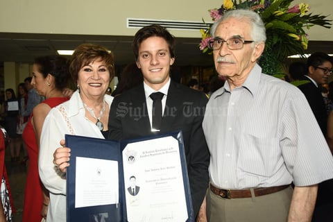 19062018 EN RECIENTE EVENTO.  Soraya Mansur de Serhan, José Antonio Ruiz y Elías Serhan.