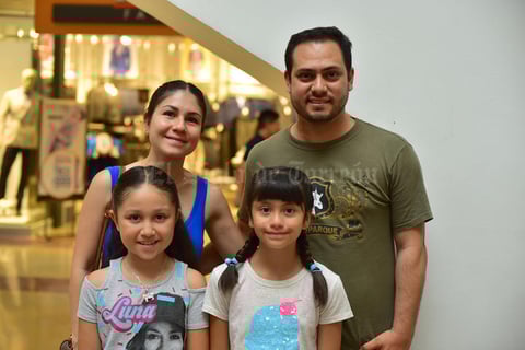 19062018 Marcela, Jonathan, Sofía y Dana.