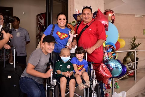 19062018 SI ME ACOMPAñAS... NO ME RINDO!  Patricio Sáenz Ruiz de Esparza, mejor conocido como 'Pato', de tan sólo 9 años de edad, ayer salió del hospital tras el trasplante de médula que tuvo en mayo pasado. Se agradece a toda la Comarca Lagunera que se unió para hacer posible este milagro de vida. Gracias a todos por poner un granito de arena.
