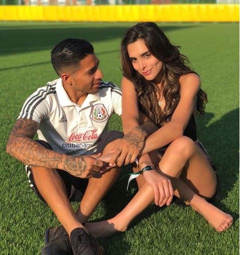 Javier Aquino publicó una foto junto a su pareja Lluvia Carrillo.