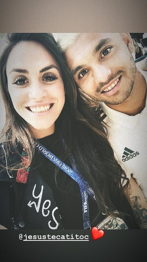 Jesús "Tecatito" Corona junto a su esposa Gabriela.