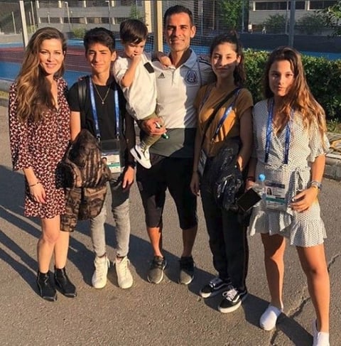 Rafael Márquez convivió junto a su esposa Jaydy Michel y sus hijos.
