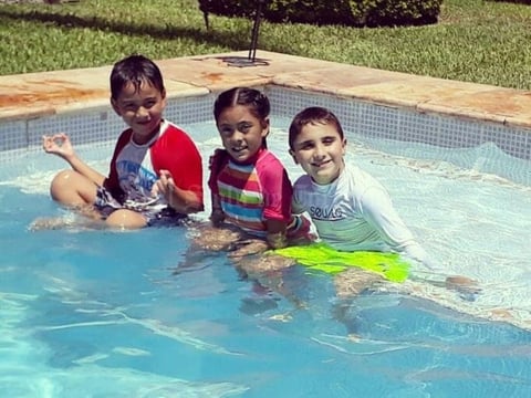 20062018 UN RICO CHAPUZóN.  Edwin Mauricio, Alexa Limones y Mario Alberto Martínez.