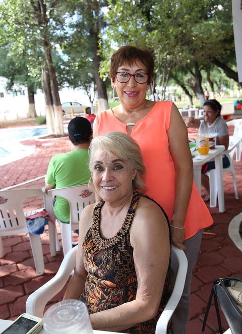 Selma Nuñez y Yola Luna.