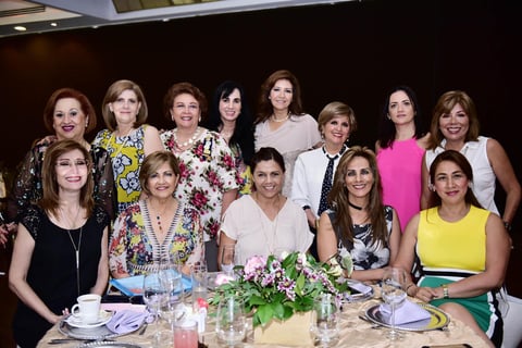 21062018 POSAN PARA LA FOTO.  Integrantes del Club La Rosa.
