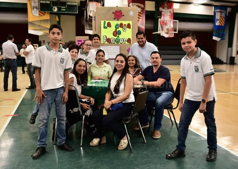 21062018 Presentes en la Feria de Matemáticas.