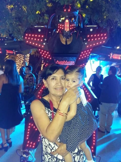 21062018 EN FESTEJO.  Yolanda y Emma.