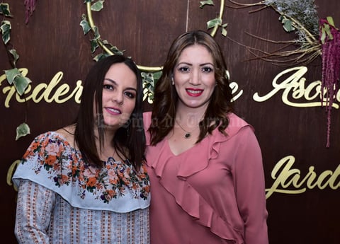 21062018 MUY CONTENTAS.  Blanca y Giselle.