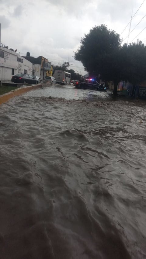 Algunas de las vialidades fueron cerradas para evitar algún incidente.