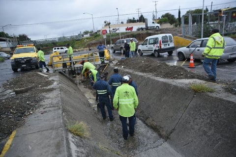 Autoridades exhortan a no tirar basura a la vía pública ni a los arroyos.