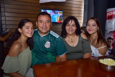 22062018 Paola, Arturo, Laura y Vanessa.