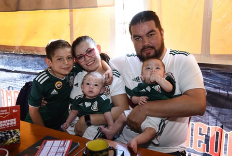 25062018 Luis, Marco, Carlos, Martha y Luis Vargas.