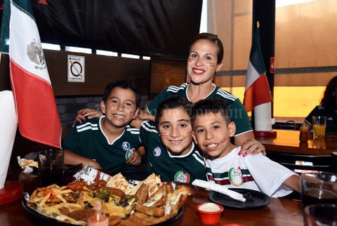 25062018 Gaby Saavedra, Mario Martínez, Rodrigo Saucedo y Mauricio Edwin.