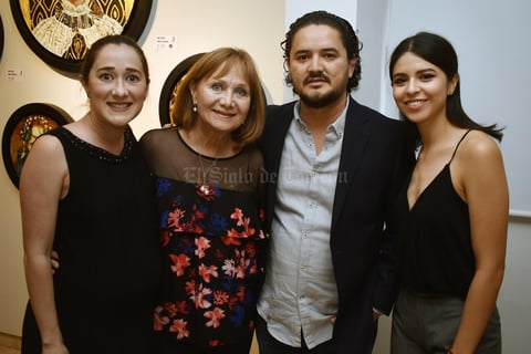 Mariana  Adriana  Roman y Luisa