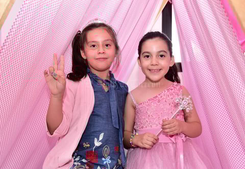 Ximena y Sonia