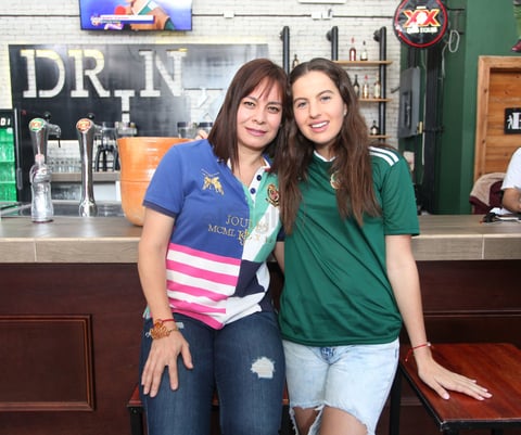 Claudia de Camacho y Marie Furken.