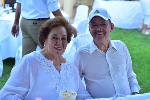 28062018 Oly y Ernesto.