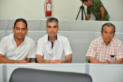 30062018 PRESENTACIóN DE LIBRO.  José Arturo, Humberto García y Evencio.