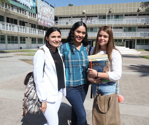 Karen Nuñez, Gema López y Larisa Hurtado.