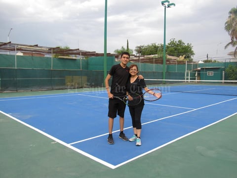 04072018 Fer Vivanco y su mamá, Dulce.