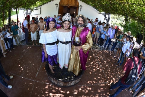 05072018 Pisada de uvas en La Redonda.