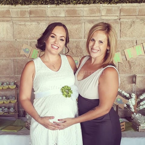05072018 SERá MAMá EN SEPTIEMBRE.  Ella Piehler con Gabriela Saavedra en su baby shower.