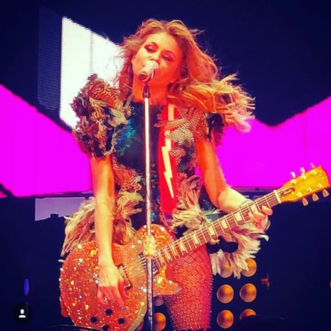 Mío, Mi nuevo vicio, Ni una sola palabra, Lo haré por ti, Todo mi amor, Yo no soy esa mujer, El último adiós, Nada fue un error, Causa y efecto fueron parte del repertorio de la exTimbiriche, quien con un “¡Viva Mexico!" dejó el escenario.