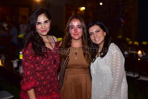 09072018 ENTRE AMIGAS.  Grethel, Cointa y Caro.