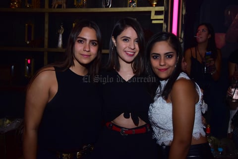 Daniela  Tania y Natalia
