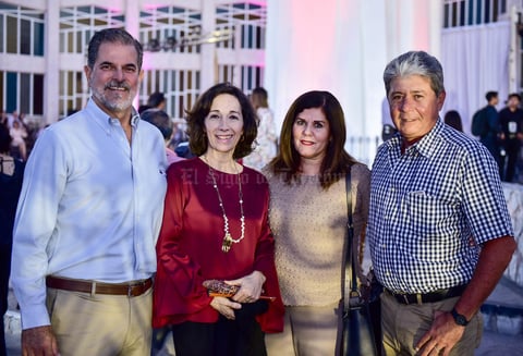 Mariel Curiel Norma de Curiel  Lorena de Saldana y Guillermo Saldana