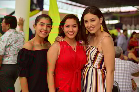 Becky  Sofia y Ana Paula
