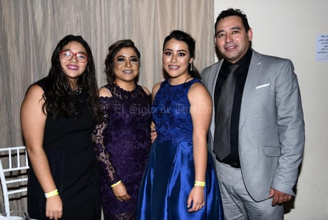 Paola Rosales  Lucia Rivera Valeria y Luis Rosales