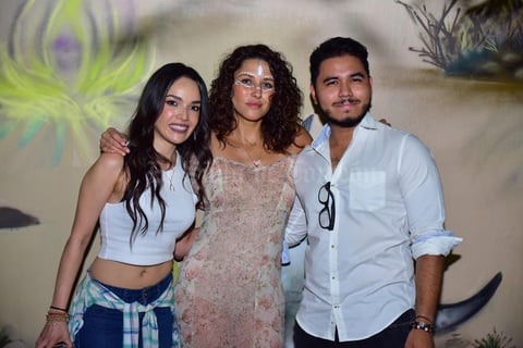 11072018 EN FESTEJO.  Carol, Lola y Javier.