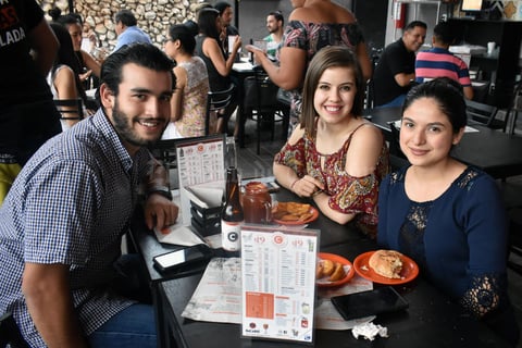 13072018 Javier, Andrea y Karla.