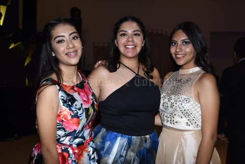 14072018 FIESTA DE GRADUACIóN.  Melissa, Ana y Aixa.