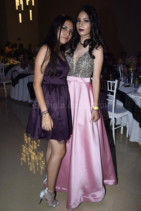 17072018 FIESTA DE GRADUACIóN.  Natalia Nava y Renata Arratia.