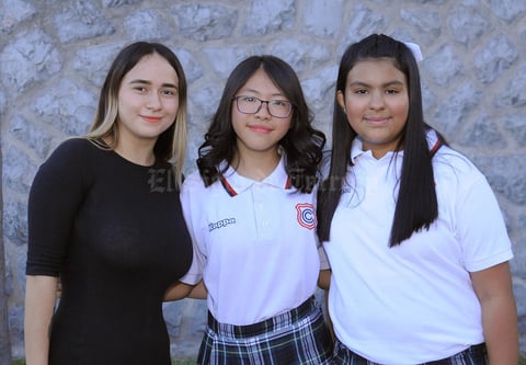 18072018 GRADUACIóN.  Jimena, Phoenix Fany y María Luna.