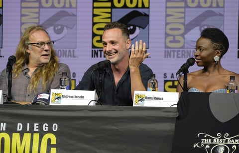 "No quiero que esto sea un obituario. Esta serie ha cambiado mi vida de muchísimas maneras. Poder dirigirme a los fans en Comic-Con significa mucho porque obtienes una respuesta directa. Los fans son la razón por la que hacemos la serie. Quiero mirarles a los ojos y dirigirme a ellos con respeto", afirmó el intérprete.