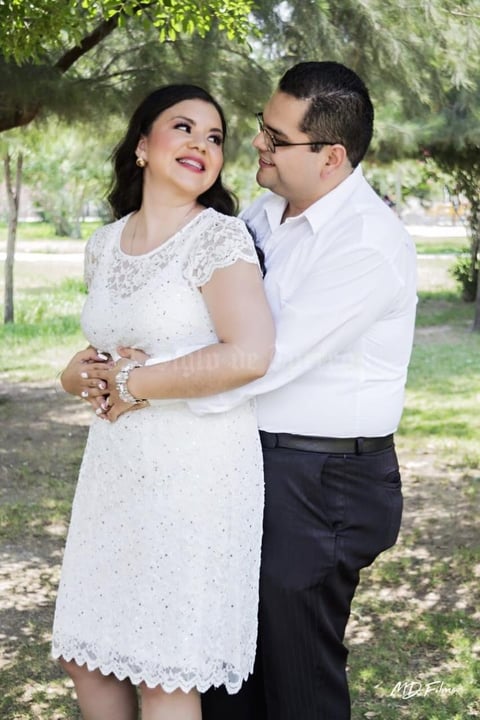 21072018 Las Familias Montañez Hernández y Contreras Frías están de fiesta por el enlace matrimonial de sus hijos, Fabiola y Héctor. La homilía será realizada en la hermosa Catedral de Santa María de Guadalupe en Gómez Palacio, Durango. Al caer la noche, la recepción se ofrecerá en el Centro de Convenciones Posada del Río, donde los recién casados, acompañados por sus padres, Nora Hernández y Juan Montañez; Dora Frías y Manuel Contreras, celebrarán la unión.