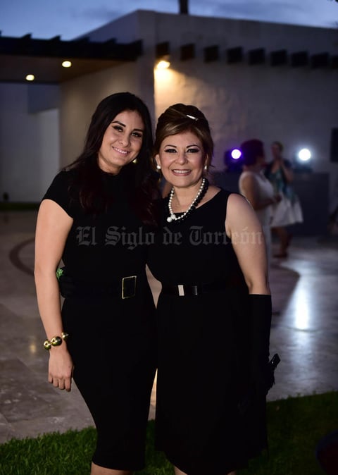 22072018 MUY CONTENTAS.  Liz y Laura.