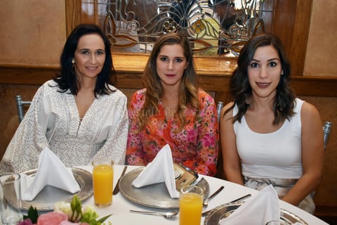 Monica  Montse y Laura