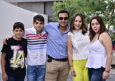 Andres  Diego  Jorge  Claudia y Ana Sofia