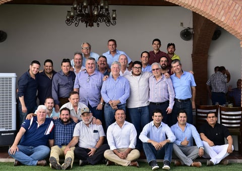 Alberto Gerardo Humphrey con sus invitados