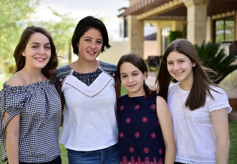 Aracely  Isabel  Sofy y Sofy