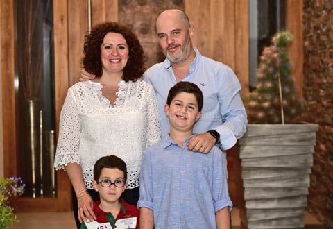 Chef Vittorio Beltramelli con su esposa  Alejandra Aguiniaga  y sus hijos  Giorgio y Constanzo