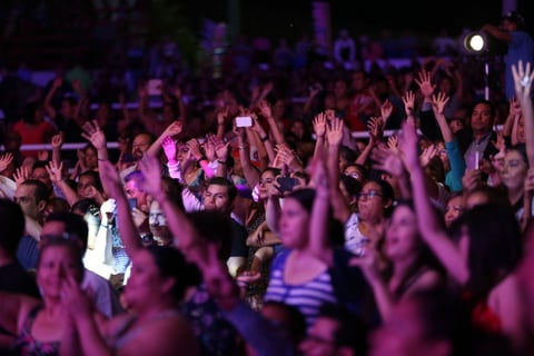 Ritmo de Grupo Cañaveral invade a la Velaria