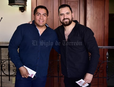 27072018 EN EL TEATRO.  Jesús y Mike.