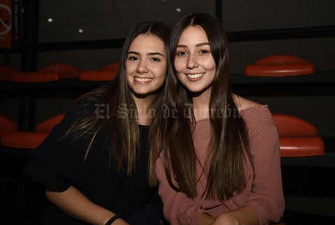 27072018 AMIGAS.  Mariangel y Vanessa.